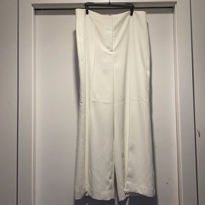 Size 6 Wide Leg White Capri Trouser